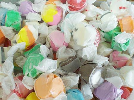 Assortiment de caramels à l'eau salée